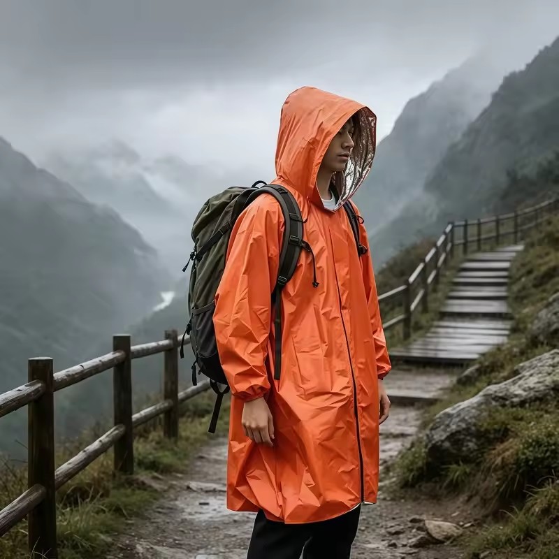 緊急時用、防水・防寒ポンチョ、保温性のあるサバイバルブランケ - Survival Blanket Reflective のレビューと価格